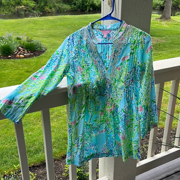 Lilly Pulitzer Tops - Lilly Pulitzer size small blue pink green tunic top 💯 cotton. Good condition.